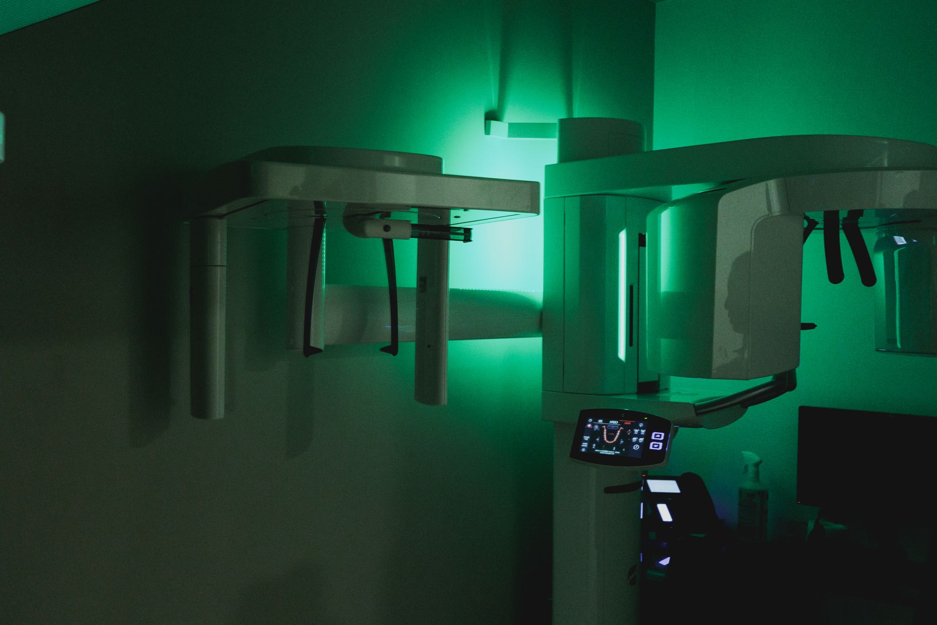Equipamento de diagnóstico e tratamento oral no Instituto AreLuna, Porto